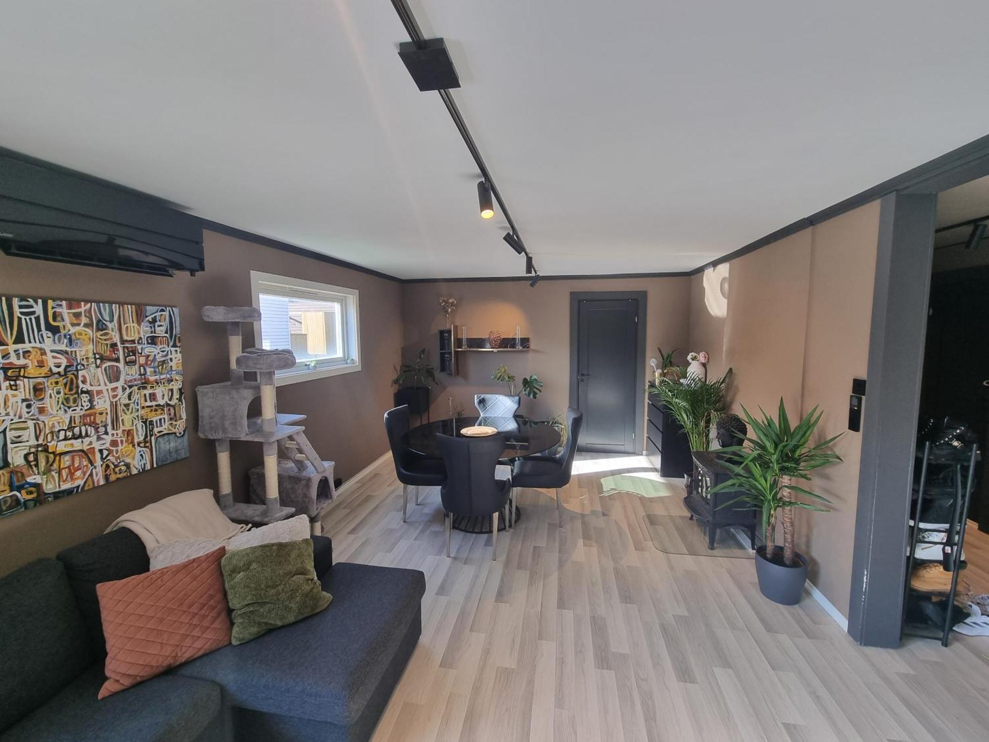 Apartment Spacious And With A Private Garden, Free Parking And Ev Recharging *