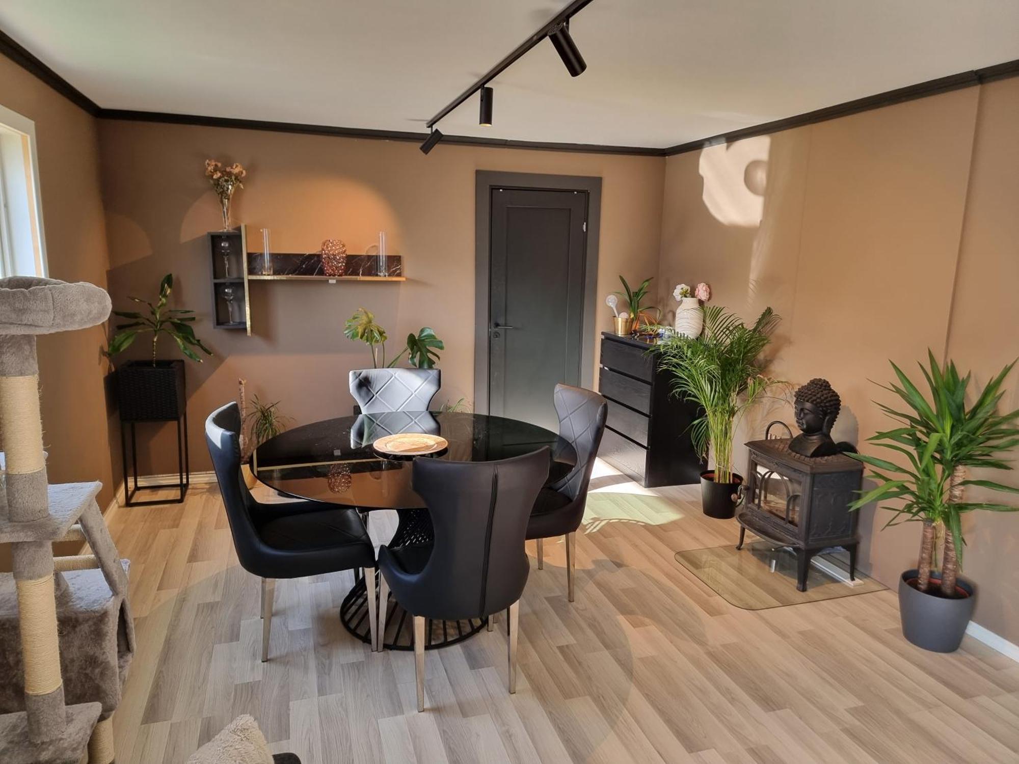 Apartment Spacious And With A Private Garden, Free Parking And Ev Recharging Stavanger
