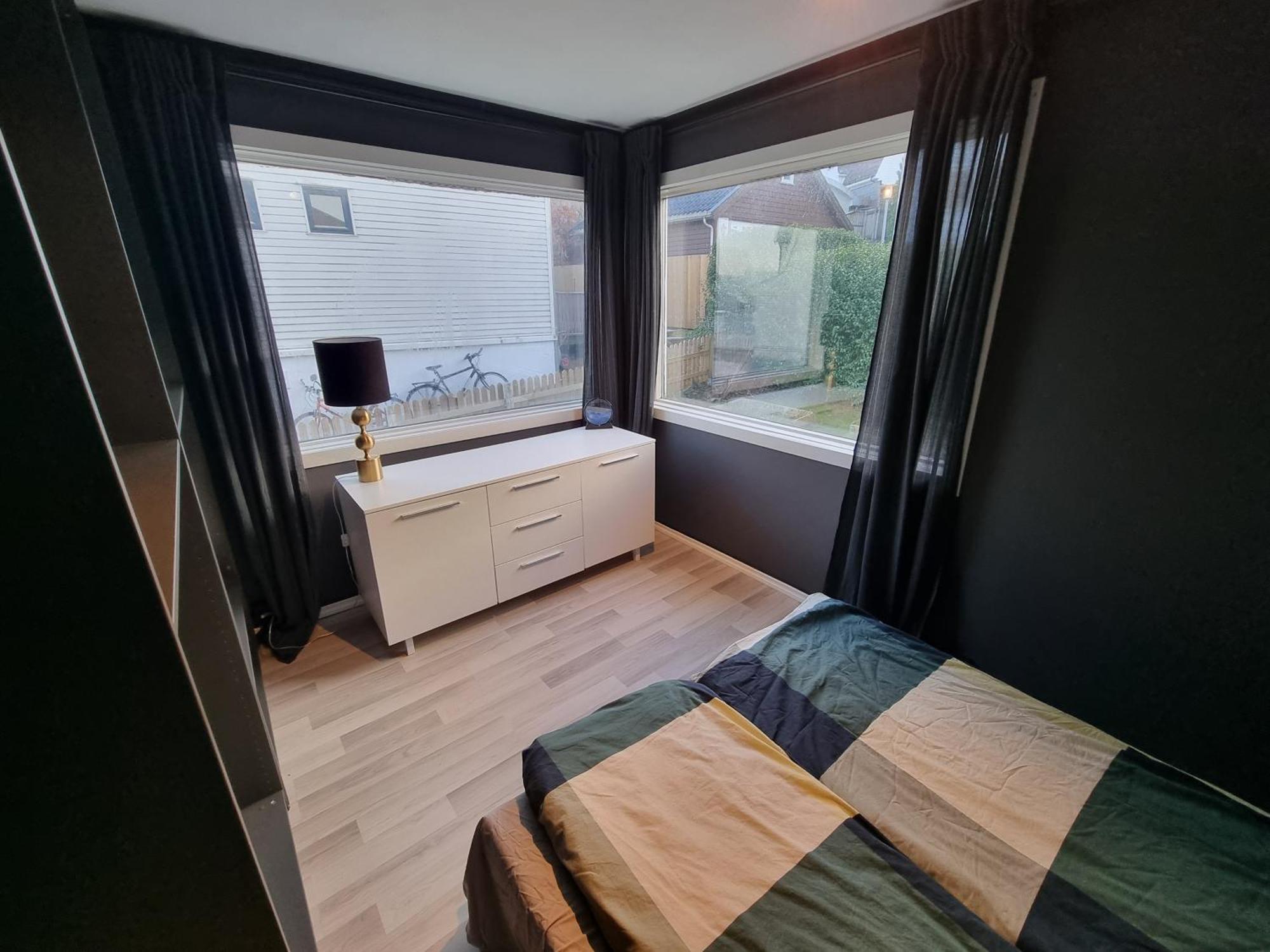 Apartment Spacious And With A Private Garden, Free Parking And Ev Recharging Stavanger