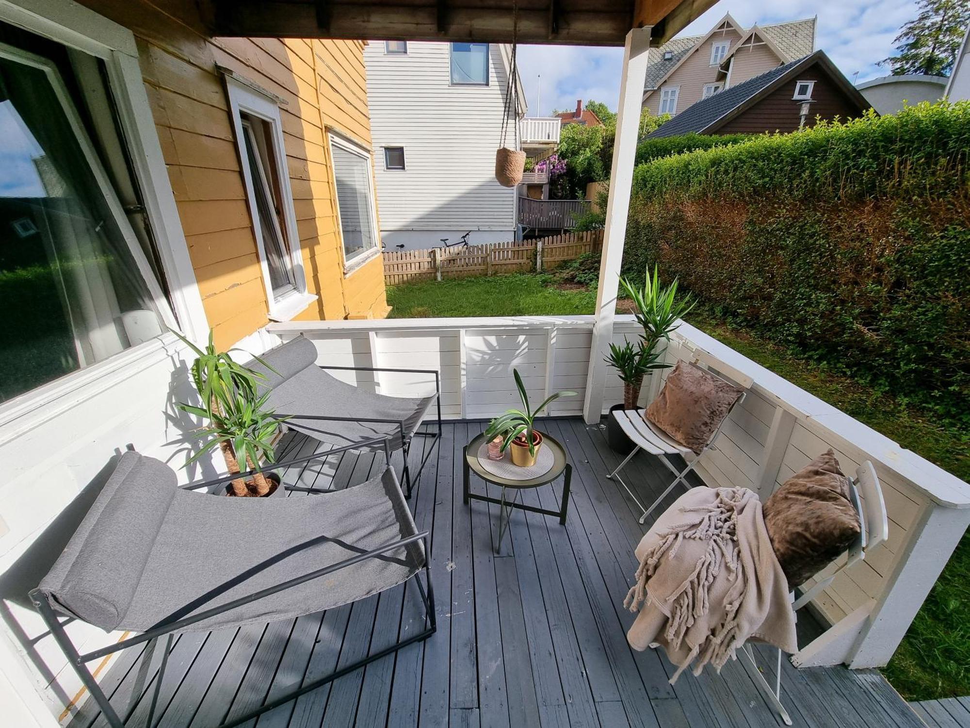 Spacious And With A Private Garden, Free Parking And Ev Recharging Apartment Stavanger