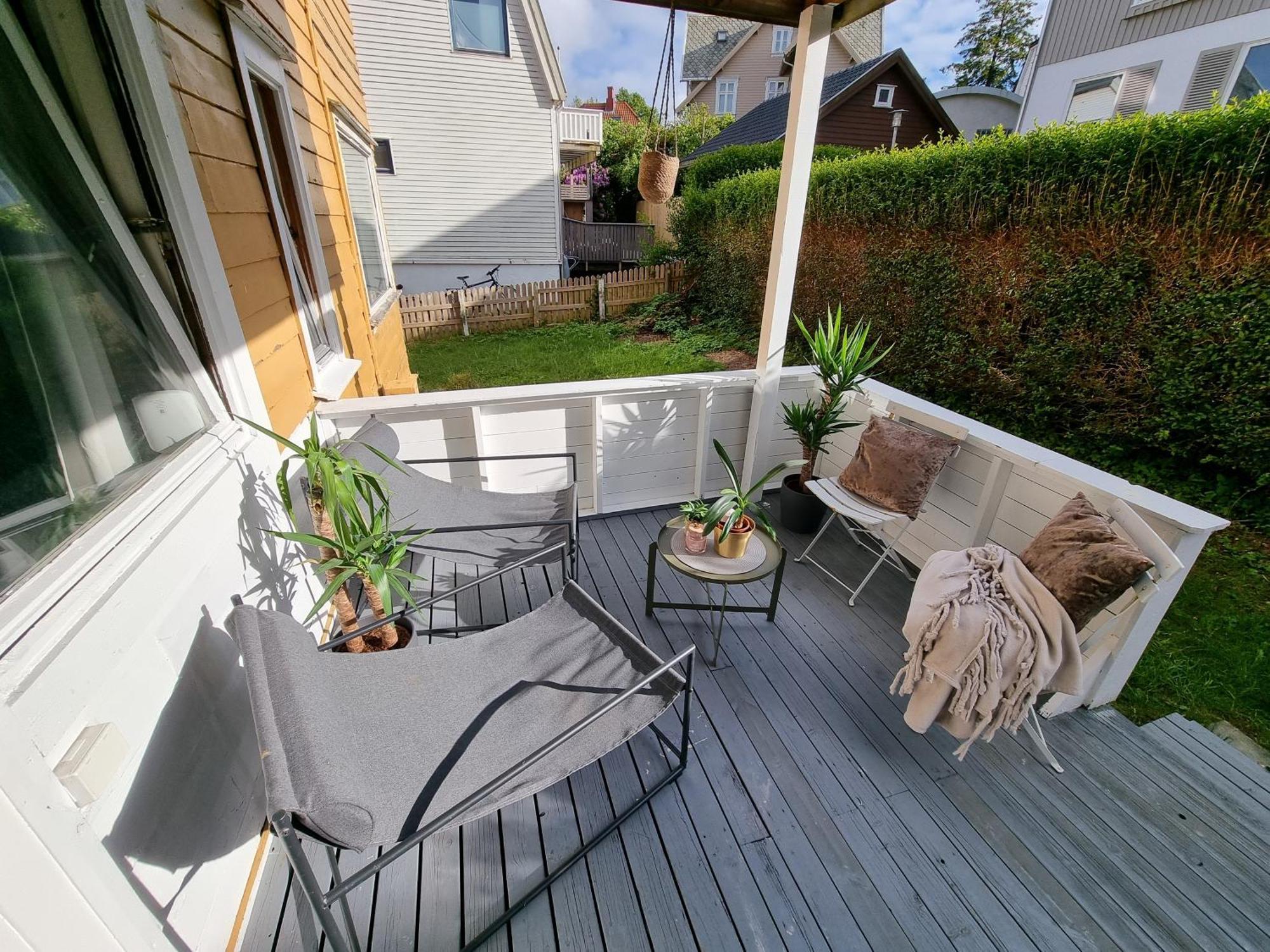Apartment Spacious And With A Private Garden, Free Parking And Ev Recharging *